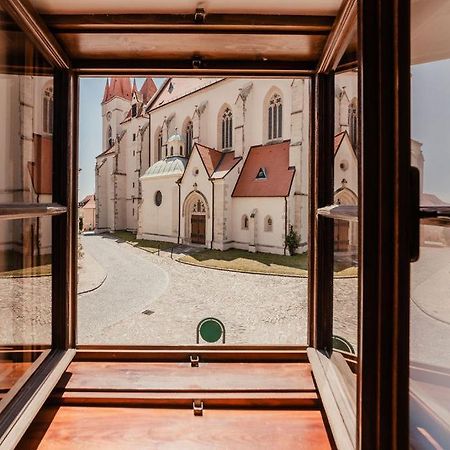 Apartmany Stare Mesto Зноймо Экстерьер фото