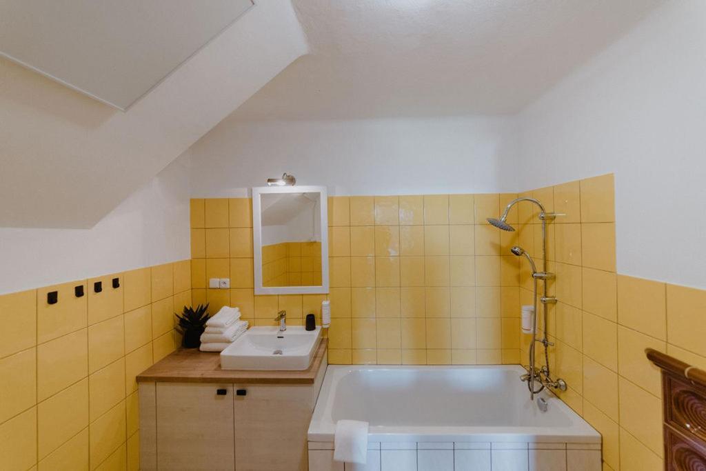Apartmany Stare Mesto Зноймо Экстерьер фото